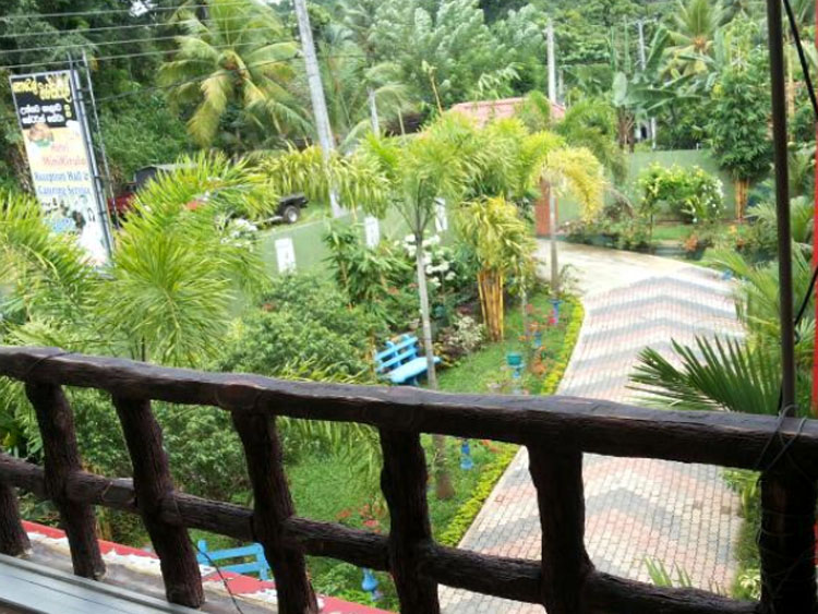 Hotel Minikirula - Maddegama, Kirindiwela